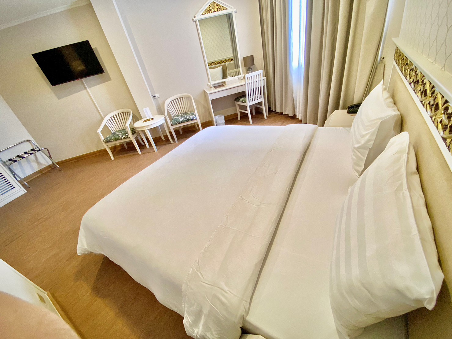 Room Image 3