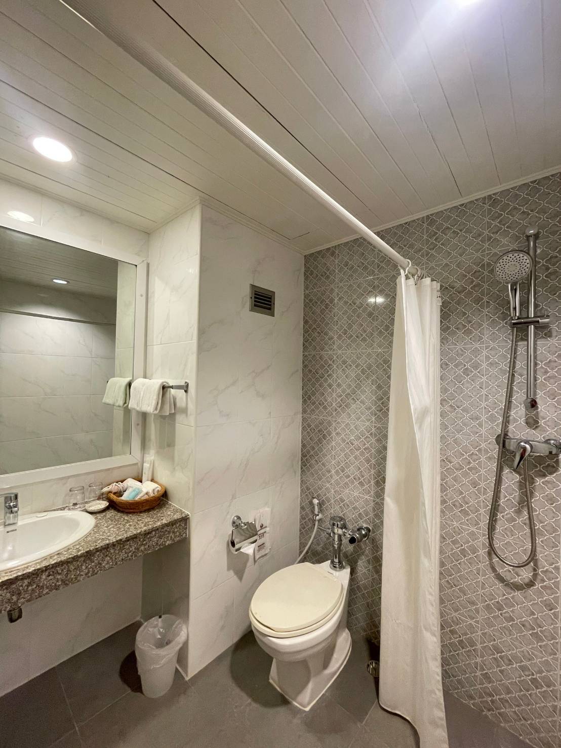 Room Image 3